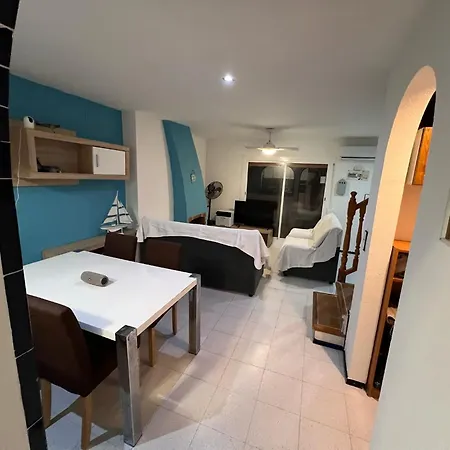 Playa, Piscinas Y Jardines Holiday home *